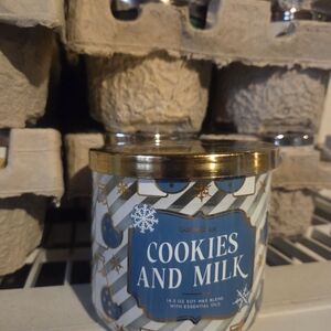 Goose Creek Cookies & Milk Candle